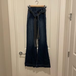 Bootcut jeans w/ matching belt